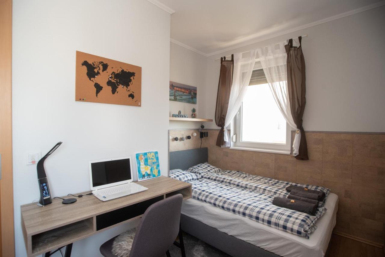 Sunny Home Near Bud With 2Br, Ac And Free Parking Vecsés Exteriér fotografie
